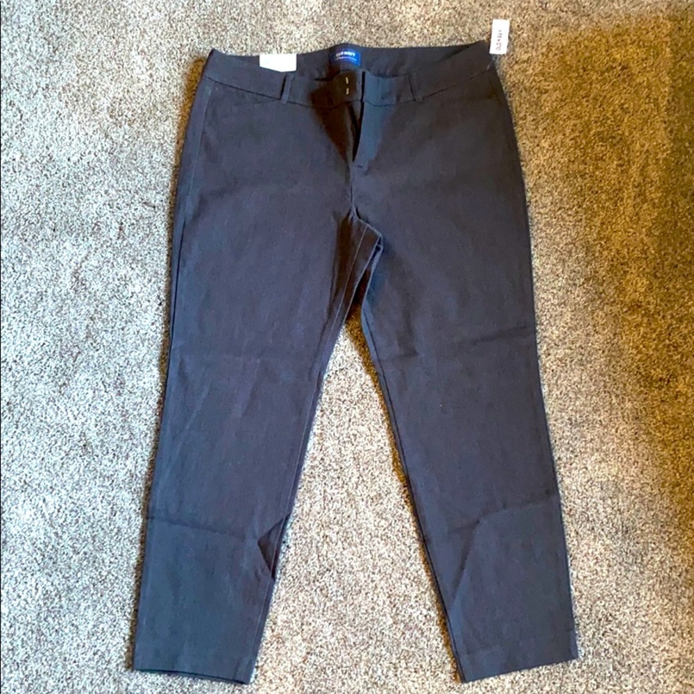 Woman’s Old Navy Gray trousers Sz 14 regular